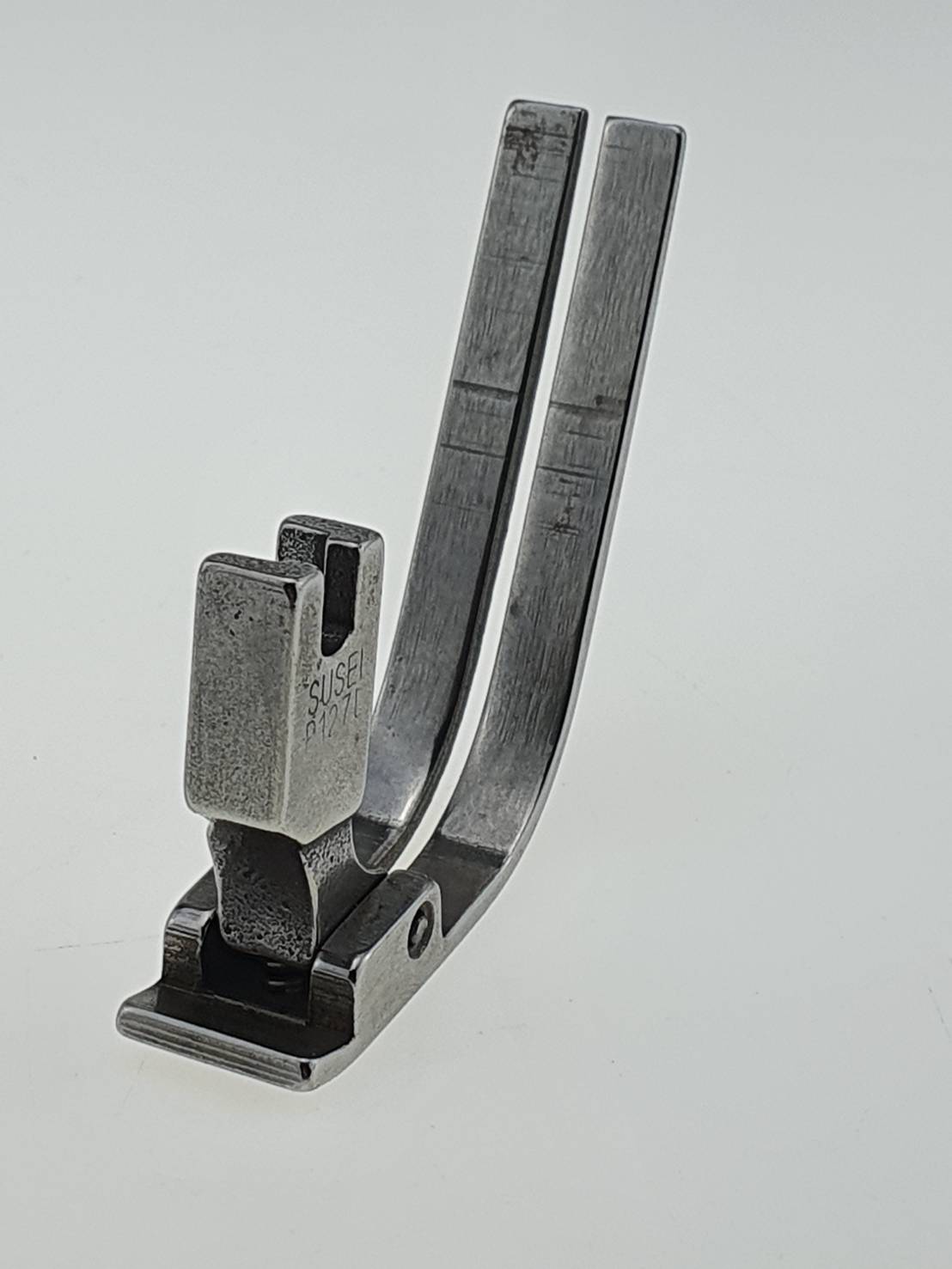 ตีนผีเย็บผ้าหนา ผ้าวน (P127L) สำหรับจักรเย็บผ้าอุตสาหกรรม ใช้งานง่าย เย็บดี วัสดุแข็งแรงทนทาน ใช้งานได้ยาวนาน