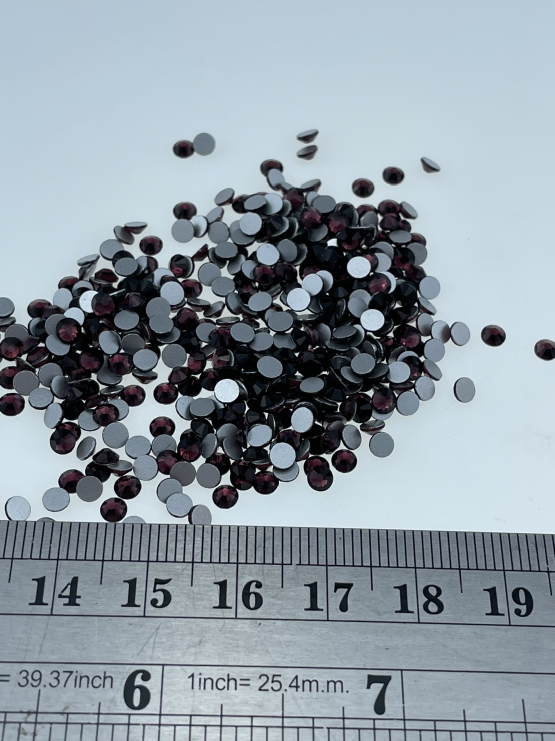 เพชรคริสตัลก้นตัด ขนาด SS12 (3.2มิลลิเมตร ) จำนวน 1440 เม็ดใช้งานง่ายเหมาะกับงาน DIYเสื้อผ้าต่างๆ