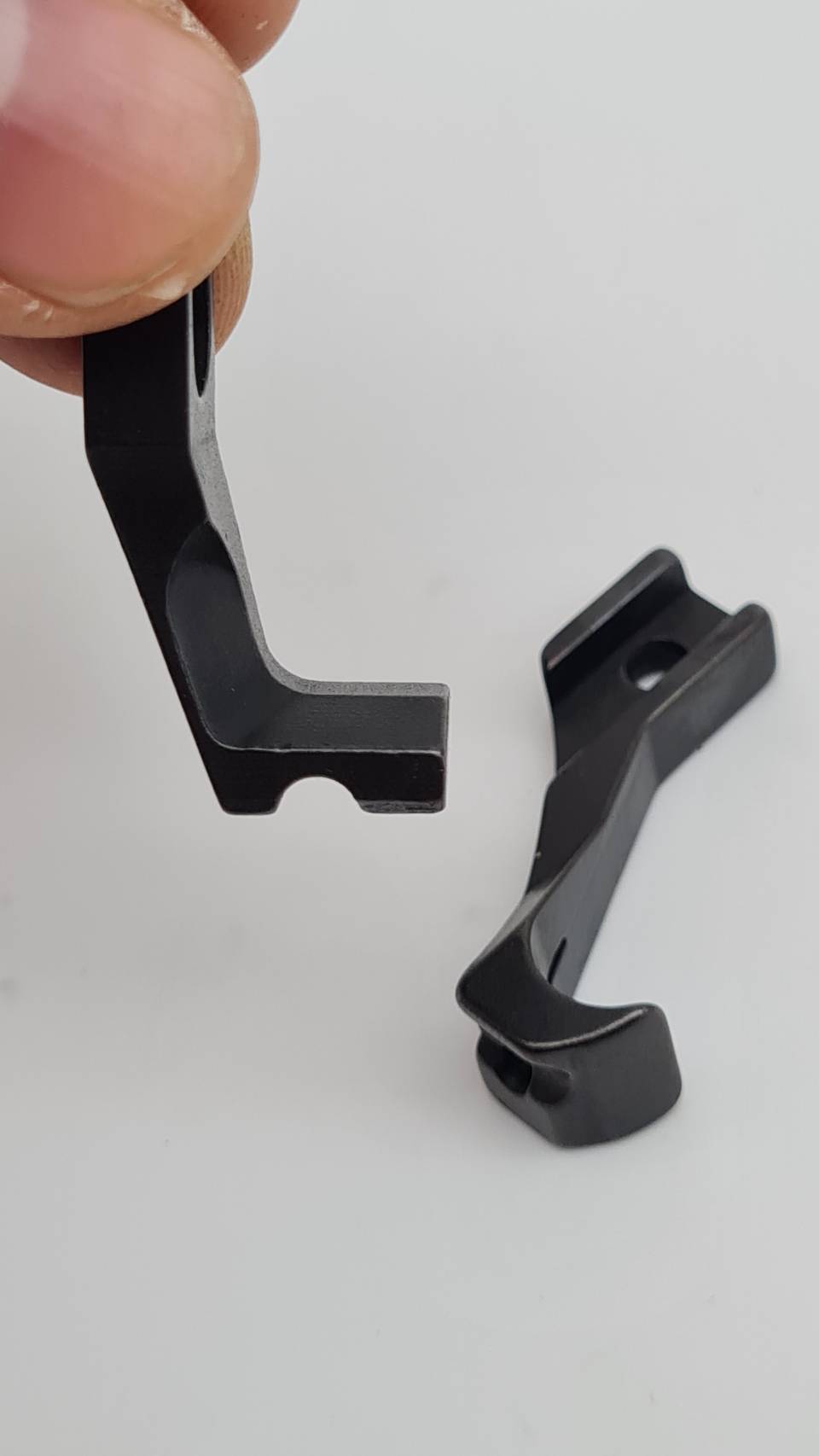 ตีนผีสำหรับจักรเย็บผ้าตีนตะกุย จักรเย็บแบบ แบบร่องเชือก ร่องขนาด 3/16 U31 3/16B ใช้งานเย็บเหยียบบนเส้นเชือกหรือตะเข็บผ้า