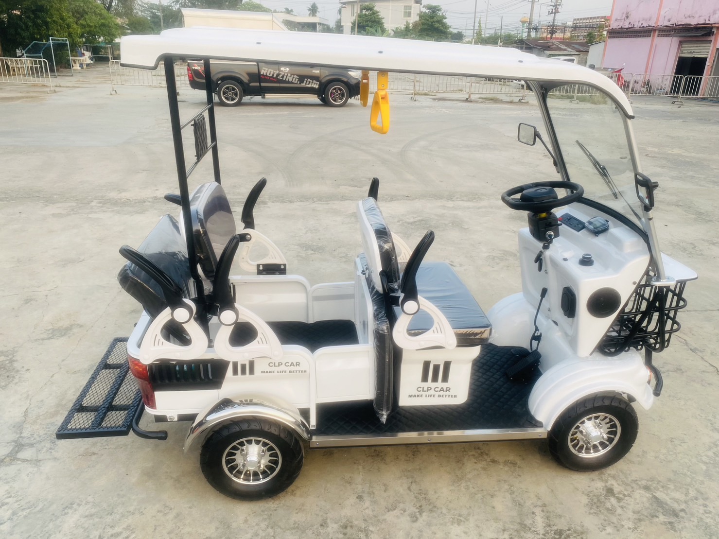 รถกอล์ฟไฟฟ้า 4 ล้อ 6 ที่นั่ง รุ่น M-04T ขับแบบพวงมาลัย