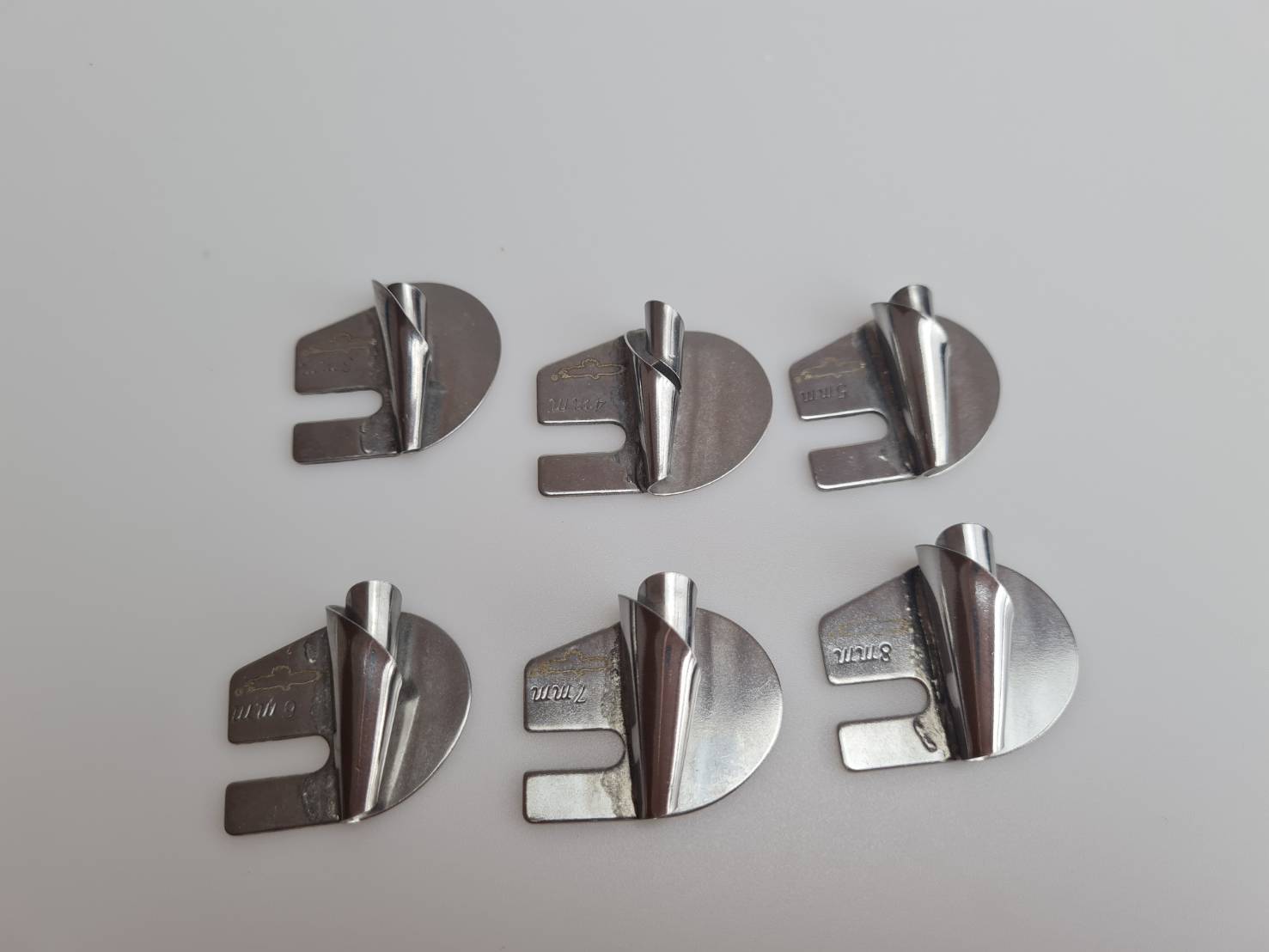 ซองม้วนชายผ้าสำหรับจักรอุตสาหกรรมเข็มเดี่ยวแบบ ผ้าหนาและ หลบตะเข็บได้ในตัว สำหรับช่างเย็บผ้า