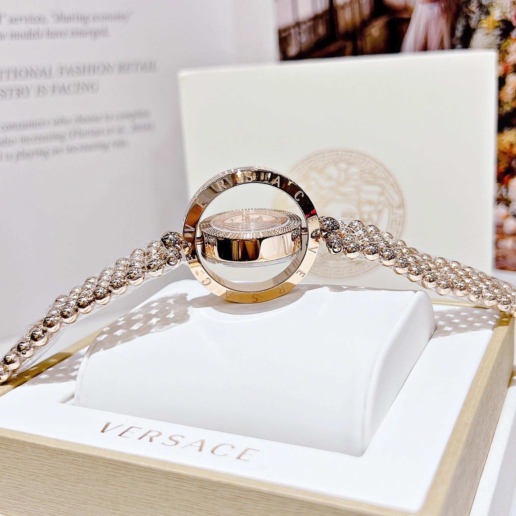 Versace VE7900920 นาฬิกาผู้หญิง Eon Quartz Women's Watch