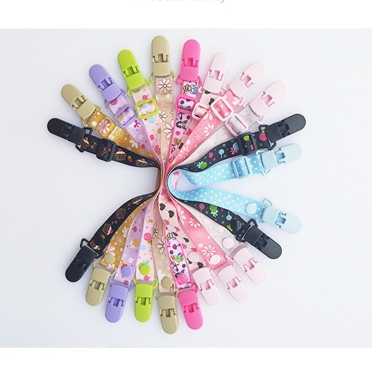 (ปรับสายได้) ที่หนีบผ้าเช็ดหน้าเด็ก สายคล้องกันหล่น กันตก คลิปหนีบผ้าเช็ดน้ำลาย คลิปหนีบผ้าขนหนู คลิปหนีบผ้ากันเปื้อน สําหรับเด็ก