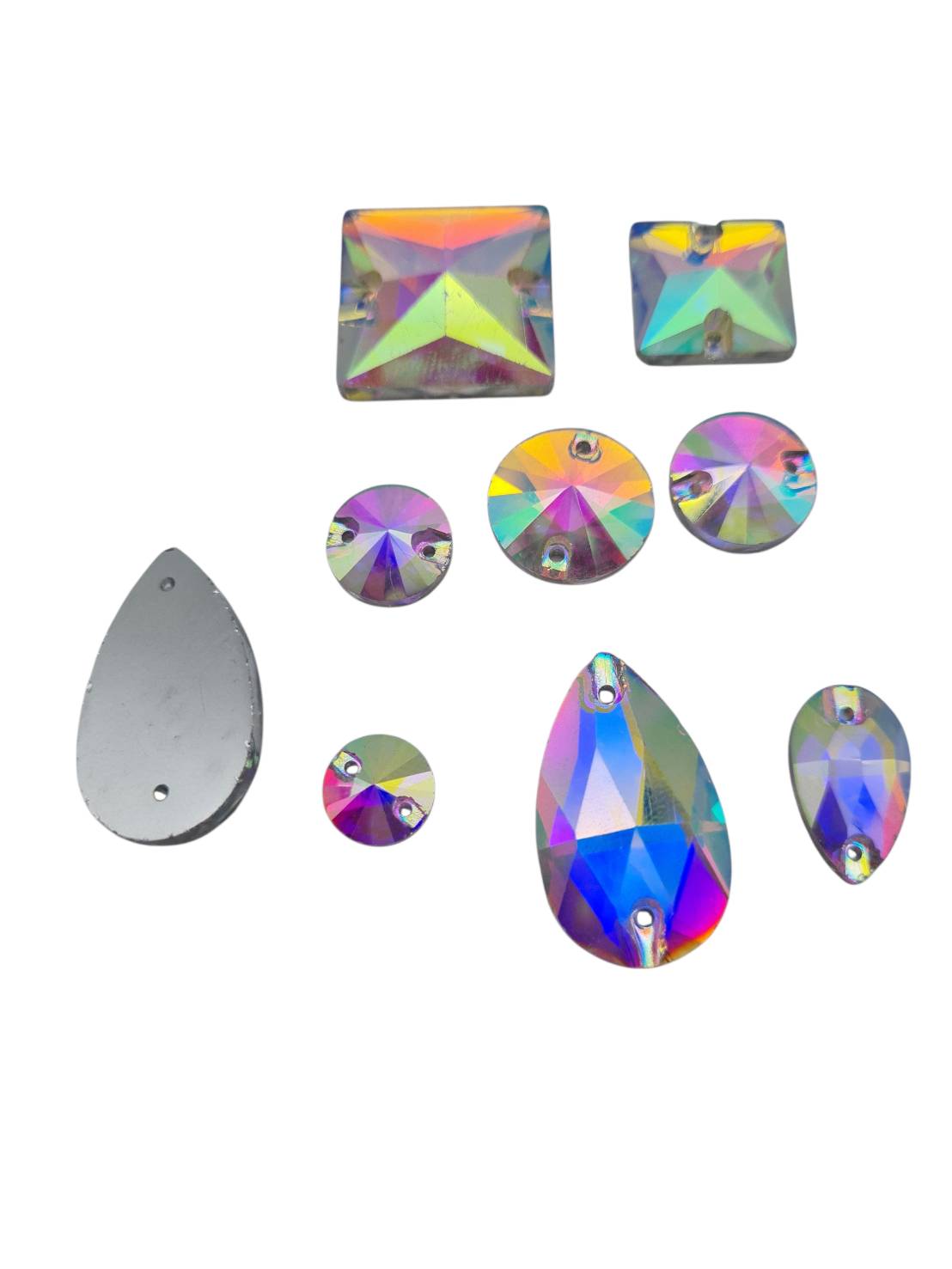 คริสตัลเนื้อแก้วมีรูสำหรับเย็บ สีรุ้งAB และสีใส สำหรับงานประดับตกแต่งชุดการแสดงและชุดต่างๆ