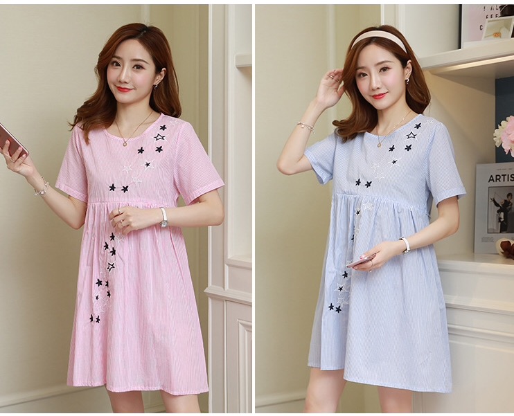 ชุดคลุมท้องเปิดผ้าฝ้ายลายตรง เปิดให้นมแนวนอน ปักลายดาว มีเชือกผูกปรับขนาดครรภ์ M,L,XL,XXL