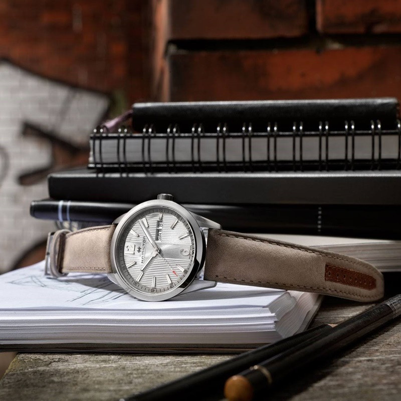 Hamilton H43311915 นาฬิกาผู้ชาย BROADWAY DAY DATE QUARTZ Men's Watch