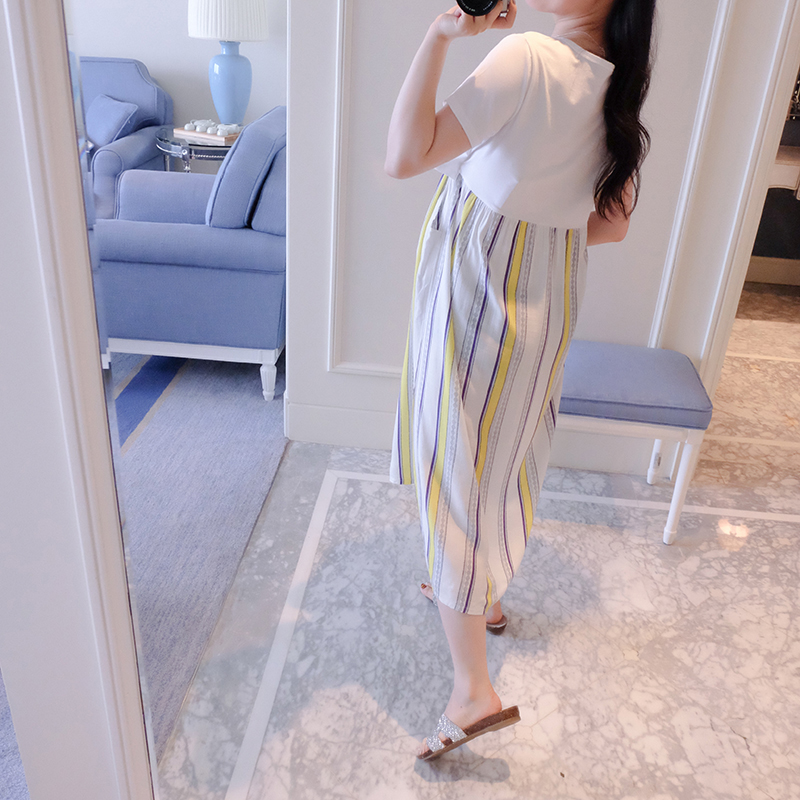 เดรสคลุมท้องแฟชั่น ลายตรงวินเทจ มีเชือกผูกปรับขนาดด้านหน้า มีเสื้อสวมด้านนอก น่ารักมากค่ะ