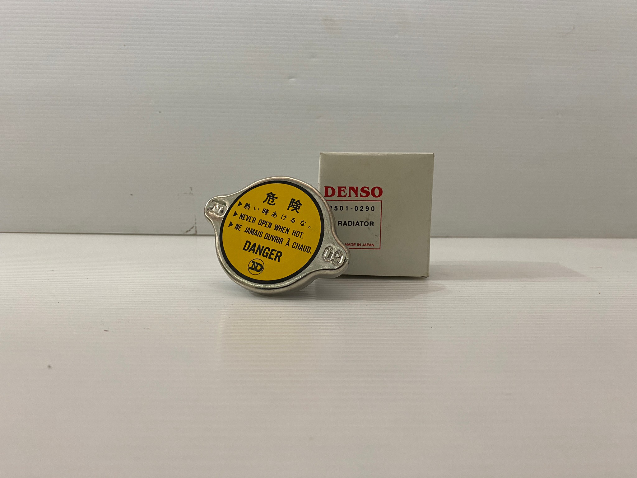 ฝาปิดหม้อน้ำเครื่องยนต์ DENSO