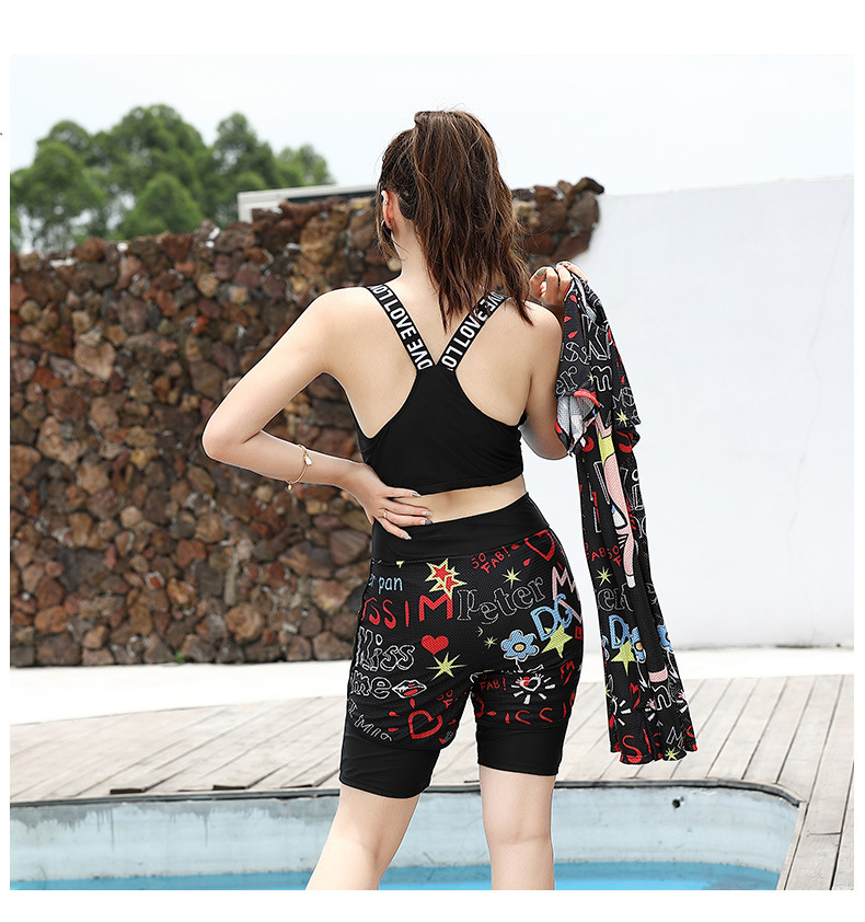 ชุดว่ายน้ำแบบสปอร์ตคนอ้วน 7xl พร้อมส่ง :ชุดว่ายน้ำไซส์ใหญ่สีดำแต่งลายกราฟฟิก set 3 ชิ้น มีเสื้อคลุมตัวนอก บราแต่งลายอักษร และกางเกงขาสั้นแต่งลายสีสันสวยสดใส แบบเก๋น่ารักมากๆจ้า:บรารอบอก44-54นิ้ว เอว42-52นิ้ว สะโพก44-58นิ้ว เสื้อคลุมรอบอกกว้าง58นิ้ว