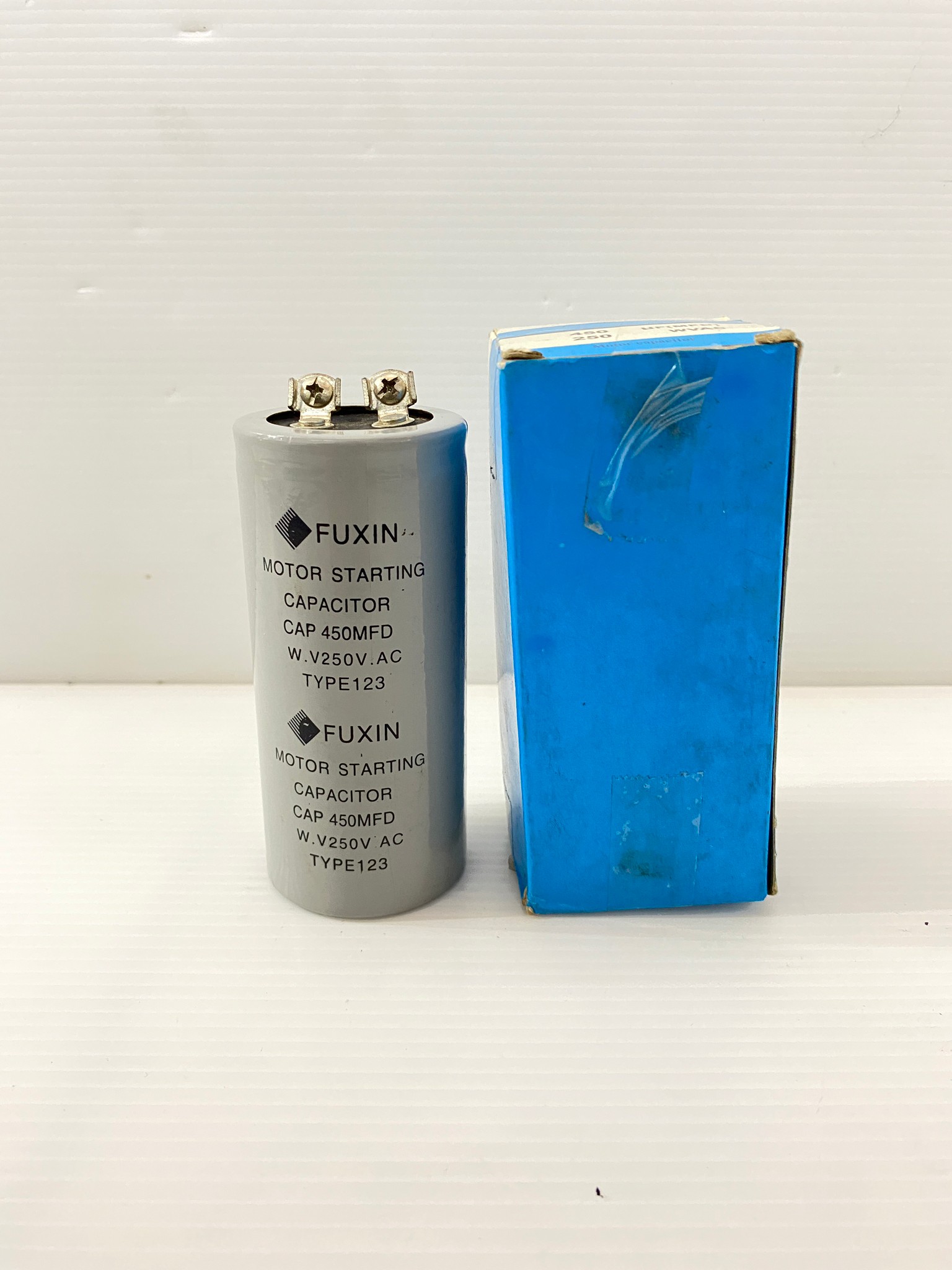 คาปาซิเตอร์ คอนเดนเซอร์ 450ufX250v. FUXIN