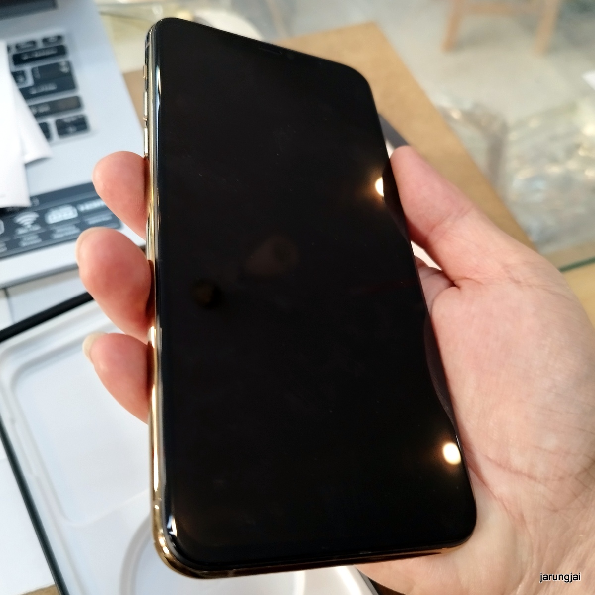 iphone 11 pro max 64 gb gold th มือสอง ไอโฟนศรีสะเกษ