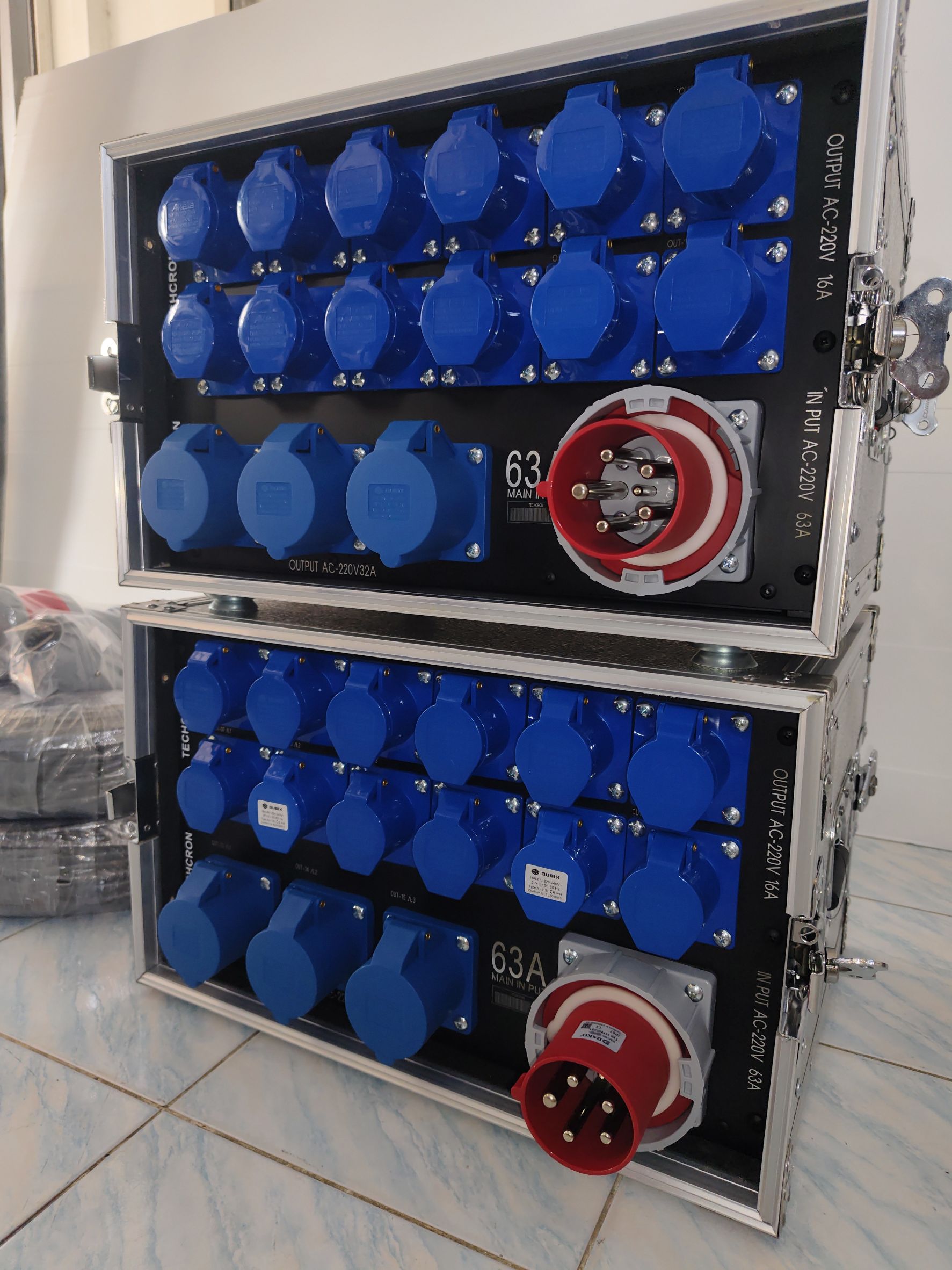 ตู้ปลั๊กไฟ จอ LED 63A