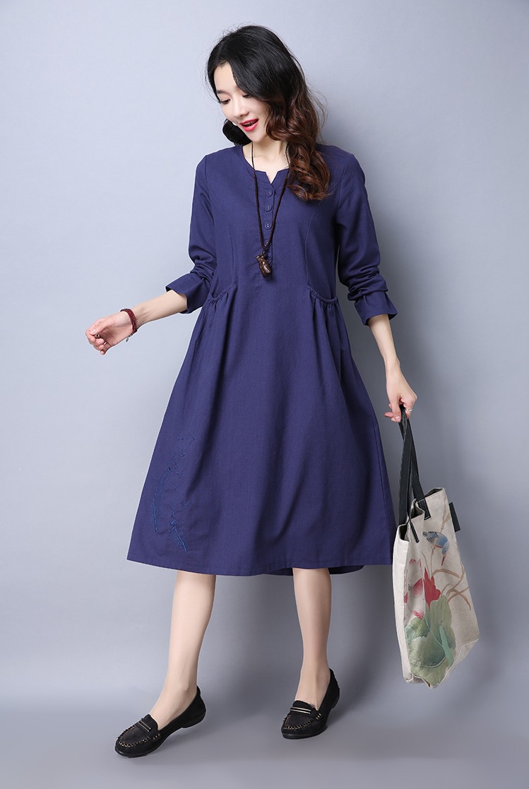 เดรสคลุมท้องแฟชันแขนยาว ผ้าลินิน เนื้อดี ใส่สบายไม่ร้อน มีกระเป๋าข้าง ด้านล่างปักลายนกบิน แต่งกระดุม M L XL,XXL