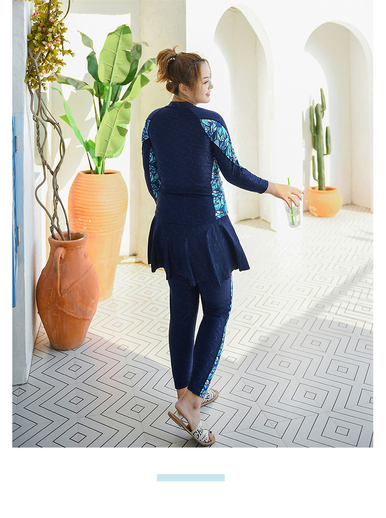 ชุดว่ายน้ำแบบสปอร์ตคนอ้วน 6xlพร้อมส่ง :ชุดว่ายน้ำไซส์ใหญ่แขนขายาวซิปหน้าสีน้ำเงินแต่งลายกราฟฟิกสีฟ้า มีเสื้อแขนยาวซิปหน้าและกางเกงขายาวแต่งกระโปรงระบาย น่ารักมากๆจ้า:รอบอก42-52นิ้ว เอว40-50นิ้ว สะโพก42-56นิ้ว