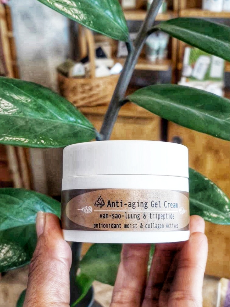 Ayada เจลครีมว่านสาวหลงบำรุงผิวสำหรับกลางวัน Anti-aging Gel cream 30 กรัม