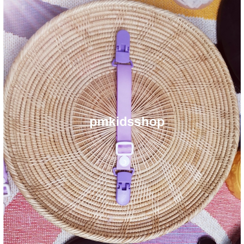 ปรับสายได้ สีพื้น ที่หนีบผ้าเช็ดหน้าเด็ก สายคล้องกันหล่น กันตก