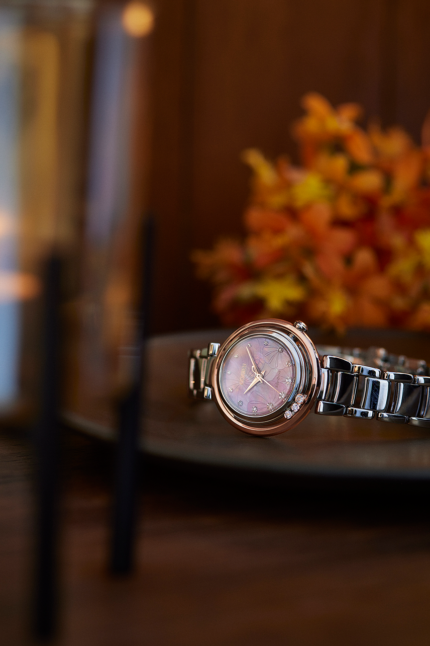 Citizen EM1114-80Y นาฬิกาผู้หญิง Eco-Drive Diamond: 10 Pcs Women's Watch