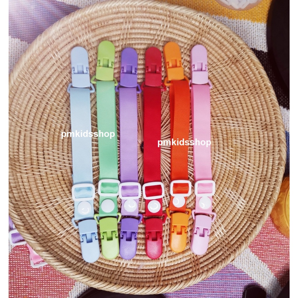 ปรับสายได้ สีพื้น ที่หนีบผ้าเช็ดหน้าเด็ก สายคล้องกันหล่น กันตก
