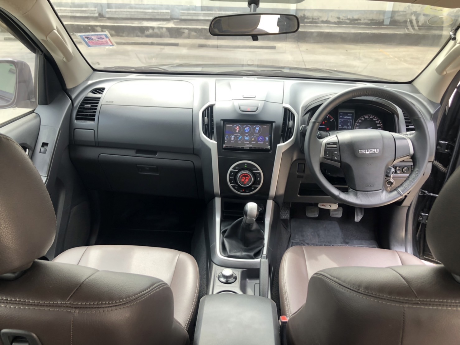Isuzu Dmax Vcross 3.0Z Pretige Vgs Turbo Cab4 MT 2012