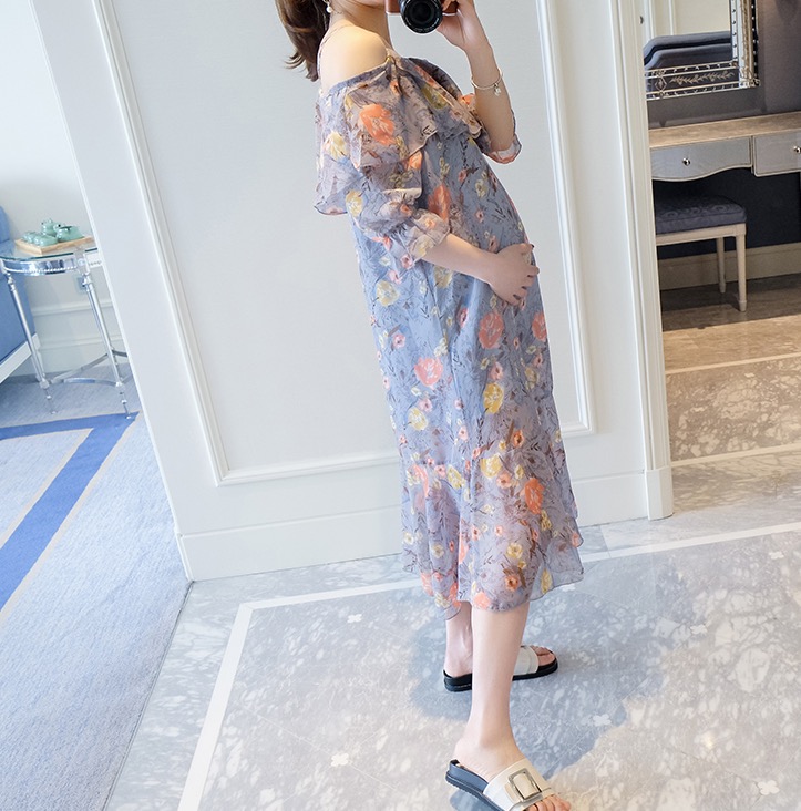 เดรสคลุมท้องแนวเกาหลี ผ้าชีฟองเปิดไหล่ ลายดอกไม้ มีเชื่อกผูกเอวปรับขนาดครรภ์ M,L,XL,XXL