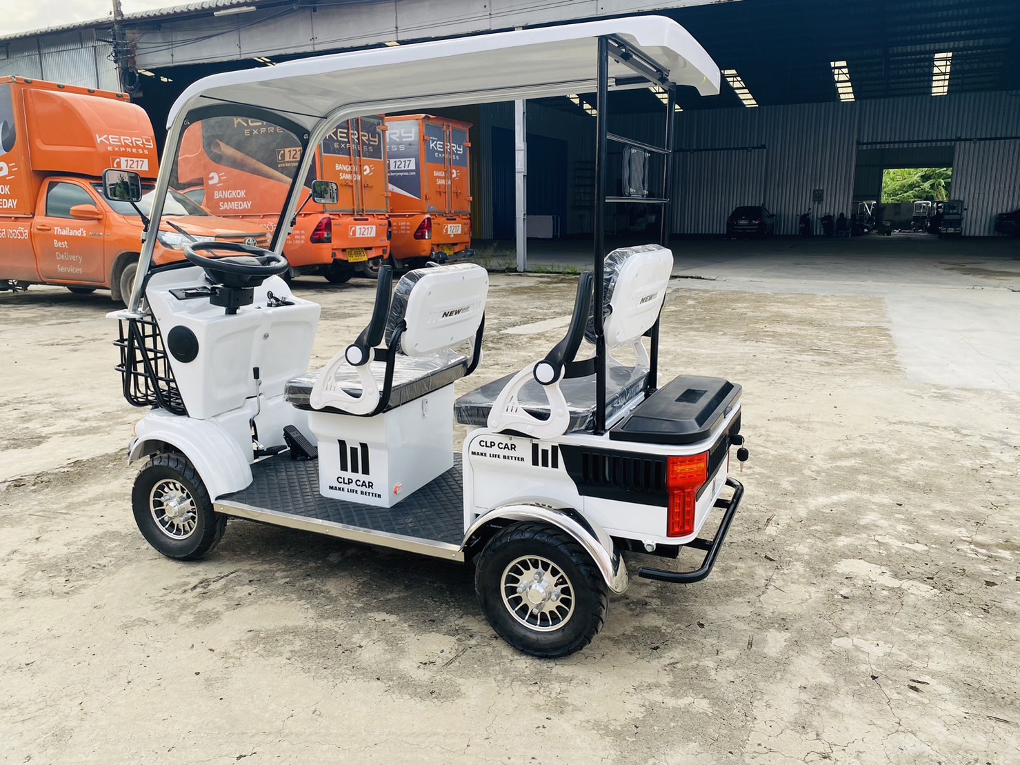 รถกอล์ฟไฟฟ้า 4 ล้อ 4 ที่นั่ง รุ่น M-04 ขับแบบพวงมาลัย