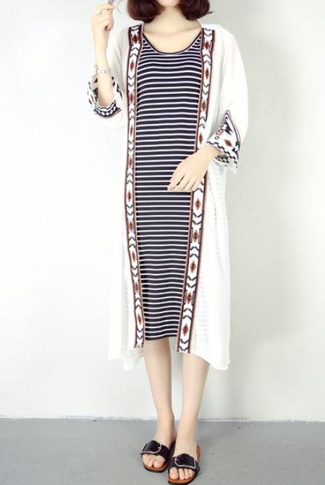 เสื้อคลุมแฟชั่น พร้อมส่ง : เสื้อคลุมสีขาวแต่งขอบลายโบฮีเมียน แบบเก๋มากจ้า