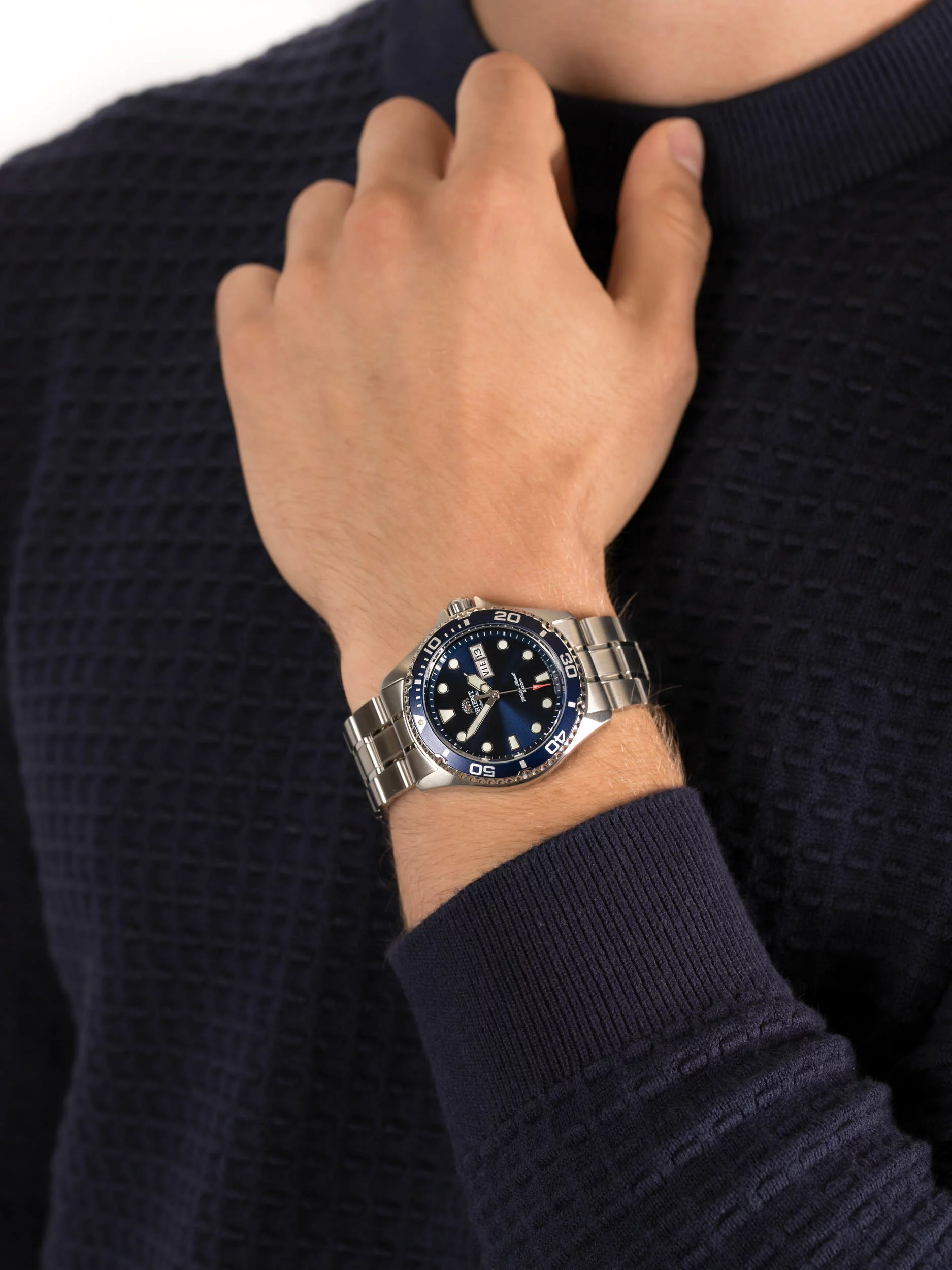 Orient FAA02005D9 นาฬิกาผู้ชาย Orient รุ่น AA02005D9, Ray II Automatic 200M Men's Watch