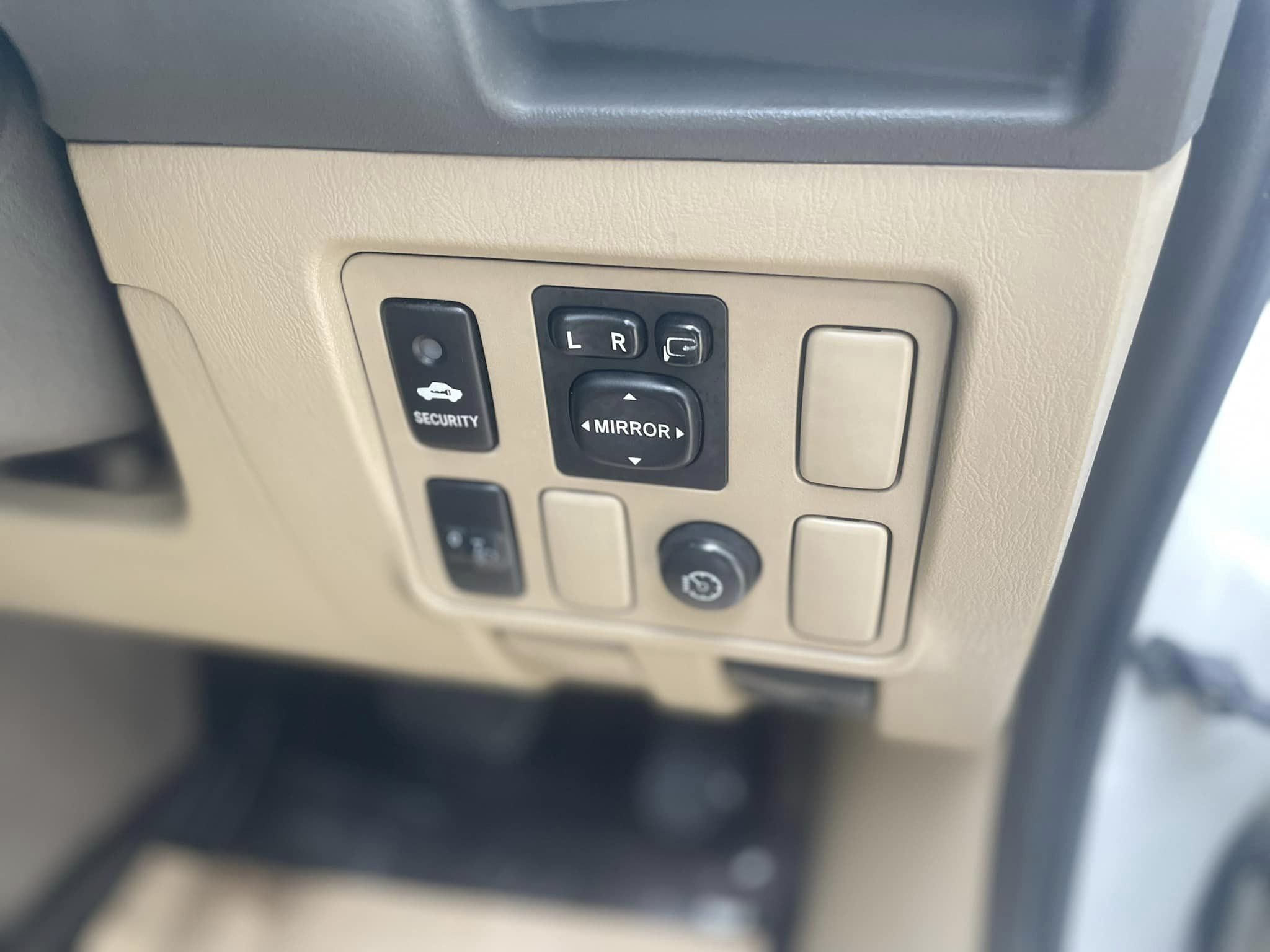 Toyota Fortuner Champ 3.0V VN Turbo เกียร์ออโต้ ปี2012 2012