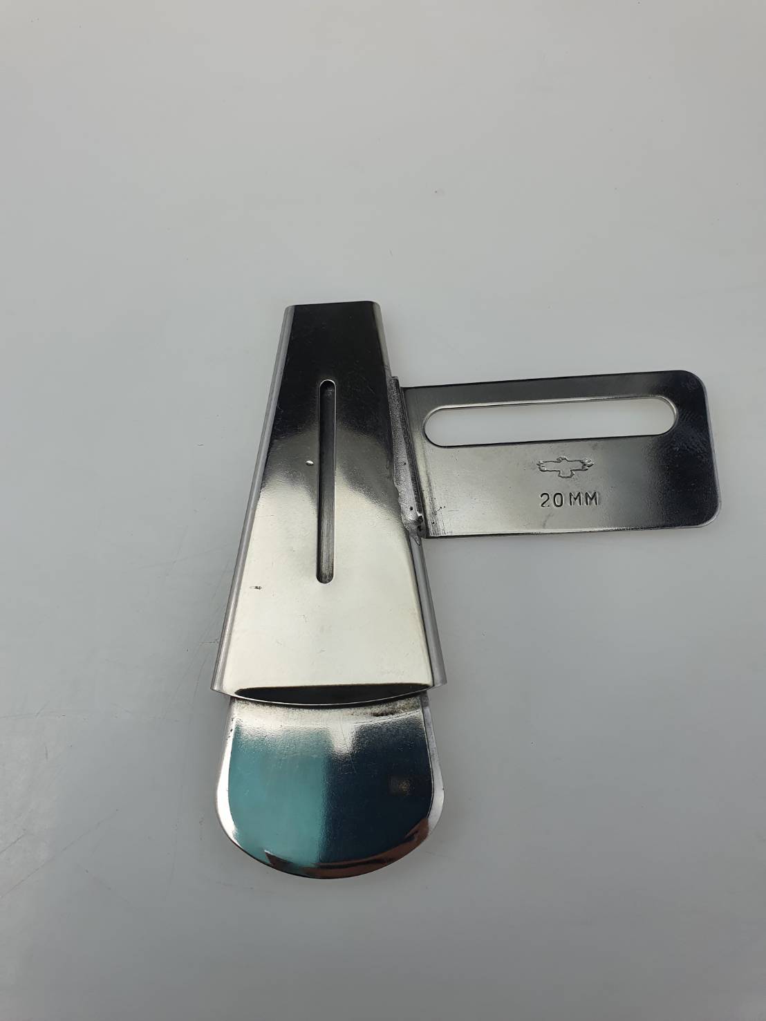 ซองกุ้นหูกางเกงจักรลาอุตสาหกรรมสำหรับเย็บหูกางเกงขนาดมาตรฐาน 10,15 และ 20มิลลิเมตร