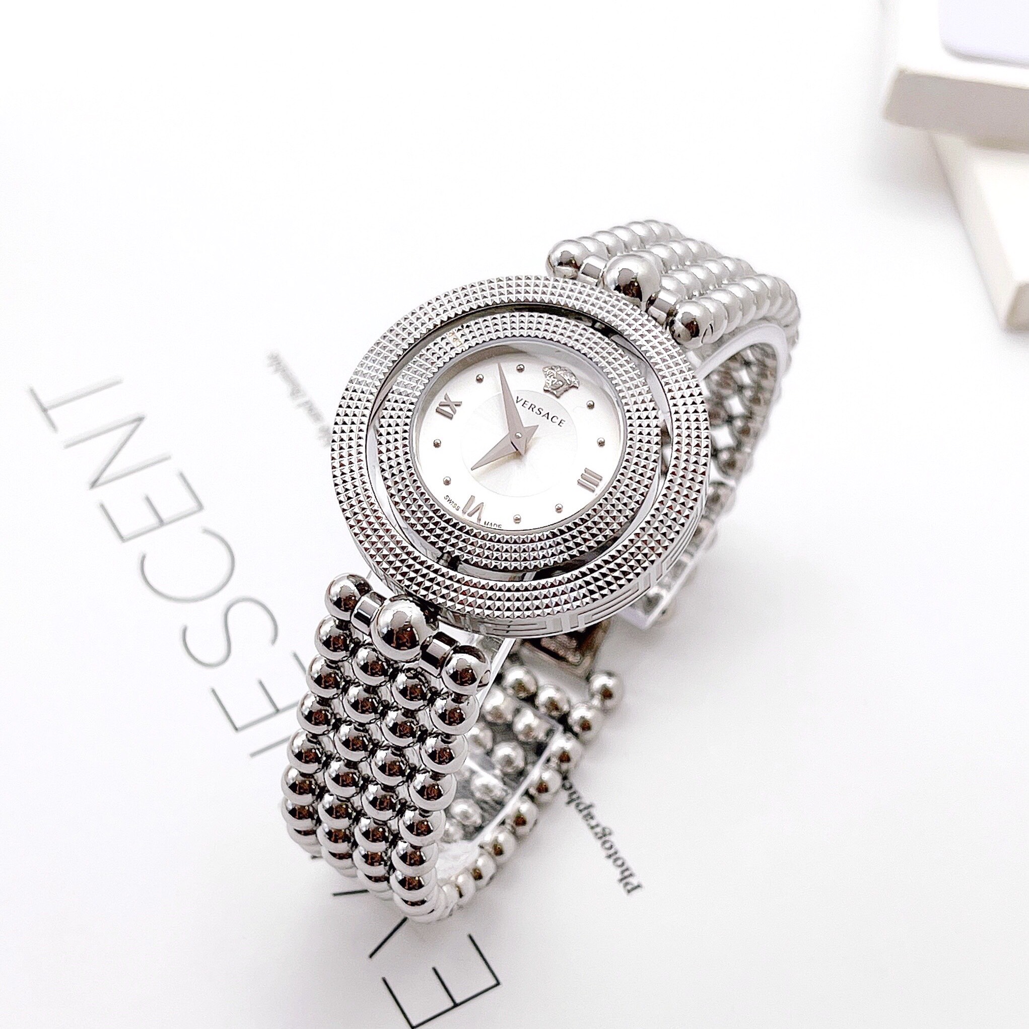 Versace VE7900520 นาฬิกาผู้หญิง Eon Quartz Women's Watch