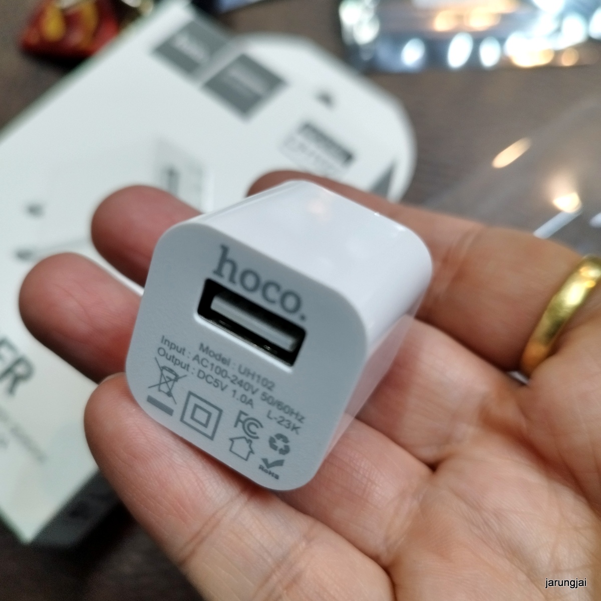 ที่ชาร์จมือถือ hoco charger output dc5v 1A UH102