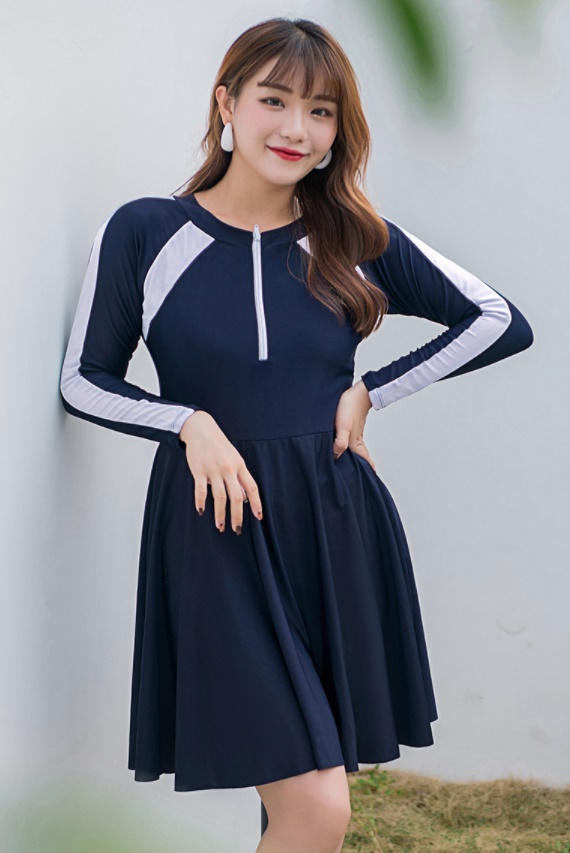 ชุดว่ายน้ำวันพีชคนอ้วน แขนยาว 6xl พร้อมส่ง: ชุดว่ายน้ำไซส์ใหญ่ชุดเที่ยวทะเลสีน้ำเงินซิปหน้าแขนยาวแต่งแถบสีขาว มีกางเกงขาสั้นใส่ด้านในแบบสวยน่ารักมากๆจ้า: ขนาด- รอบอก 42 - 52 นิ้ว - เอว 38 - 48 นิ้ว - สะโพก 42 - 54 นิ้ว