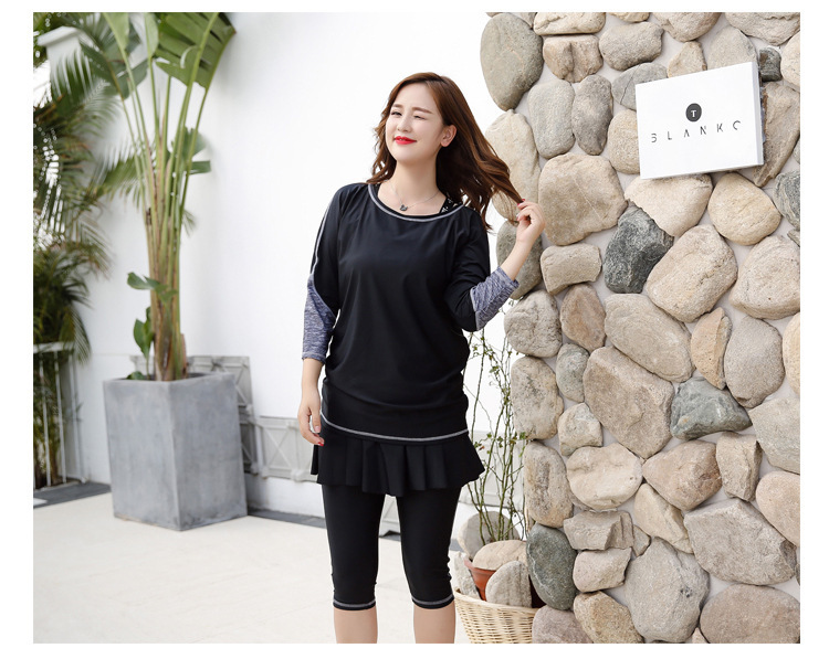 ชุดว่ายน้ำคนอ้วน แบบสปอร์ต 6xl พร้อมส่ง :ชุดว่ายน้ำไซส์ใหญ่สีดำแต่งแขนสีเทา set 3 ชิ้น มีเสื้อคลุมตัวนอก บรา และกางเกงติดกระโปรงระบาย แบบสวยน่ารักมากๆจ้า:เสื้อคลุมตัวนอก รอบอกกว้าง 50 นิ้ว บราตัวในรอบอก 38 - 46 นิ้ว กางเกงติดกระโปรงระบาย เอว 32 - 42 นิ้ว