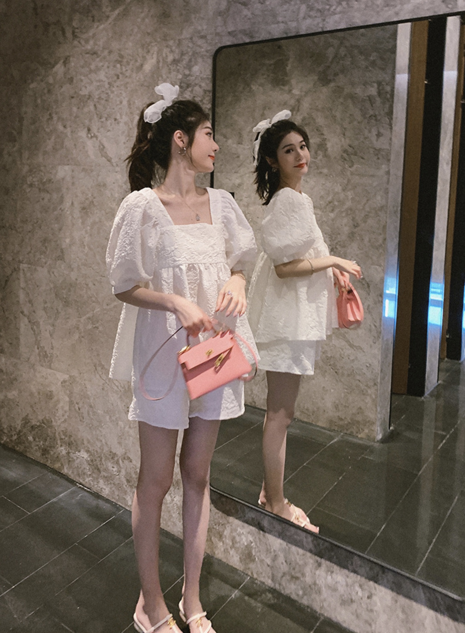 ชุดเสื้อคลุมท้อง+กางเกงขาสั้น สไตล์เกาหลี แขนตุ๊กตา ผ้าย่นนูน น่ารักมากๆ กางเกงปรับไซส์ได้ มีกระเป๋าข้าง M,L,XL,XXL