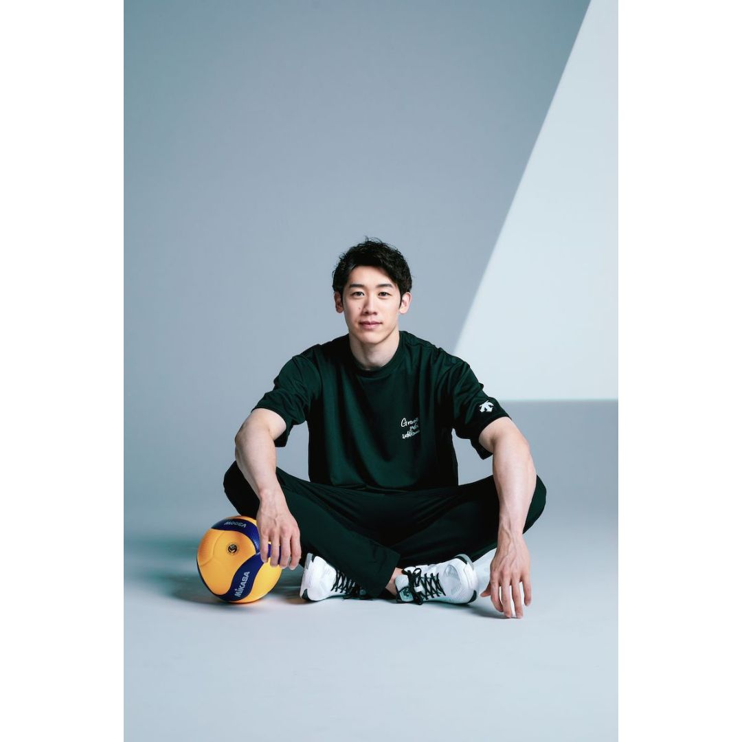 [PRE-ORDER] เสื้อยูกิ DESCENTE สีดำ Ishikawa Yuki original T-shirt เสื้อยืด official ยูกิ อิชิคาวะ นำเข้าจากญี่ปุ่น 石川祐希選手 オリジナルTシャツ