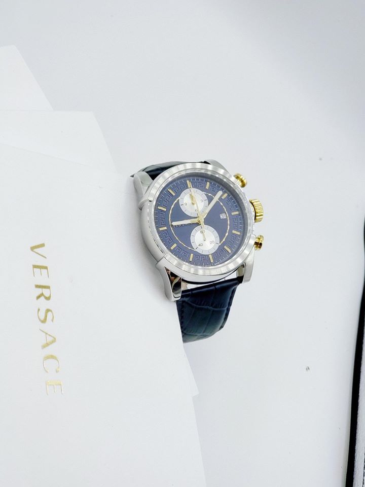 Versace VEV400219 นาฬิกาผู้ชาย Urban Chronograph Quartz Swiss Made Men's Watch
