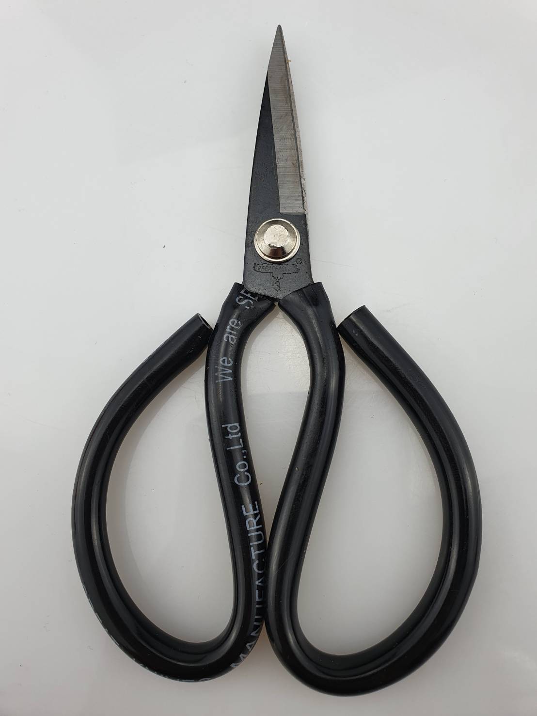 กรรไกรเจาะกระเป๋า ขนาด 7 นิ้ว กรรไกรปลายแหลมอย่างดี น้ำหนักเบาเพียง 125 กรัมเท่านั้น