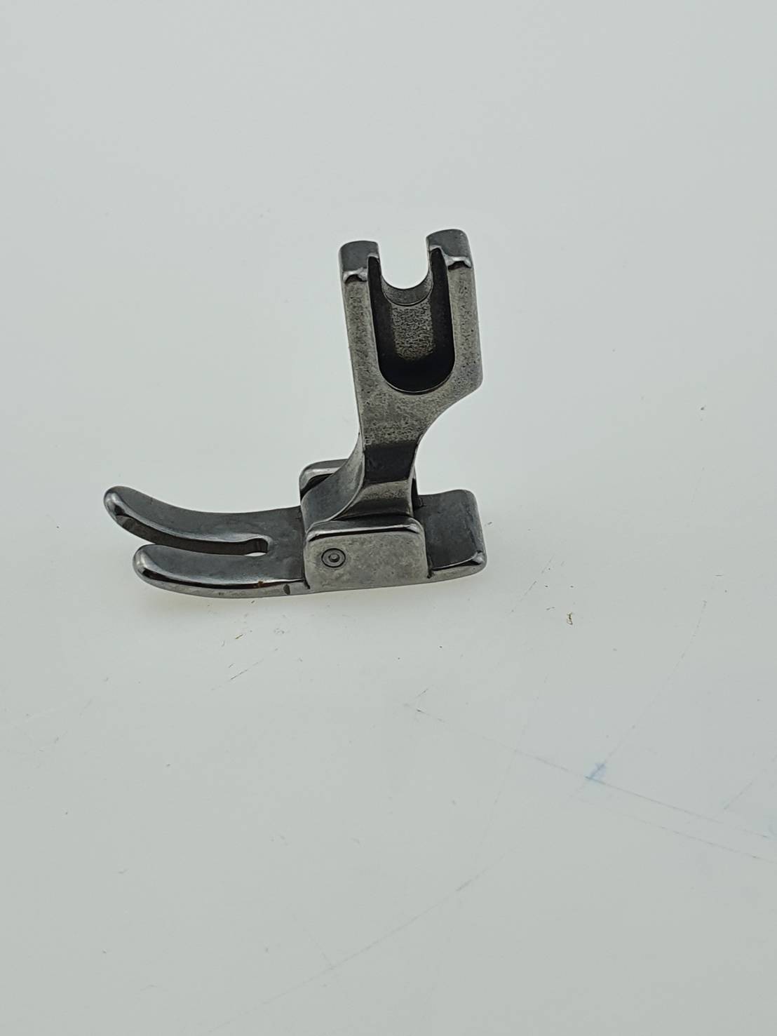 ตีนผีเย็บตรงมาตรฐาน P351 สำหรับจักรเย็บเข็มเดี่ยวอุตสาหกรรม