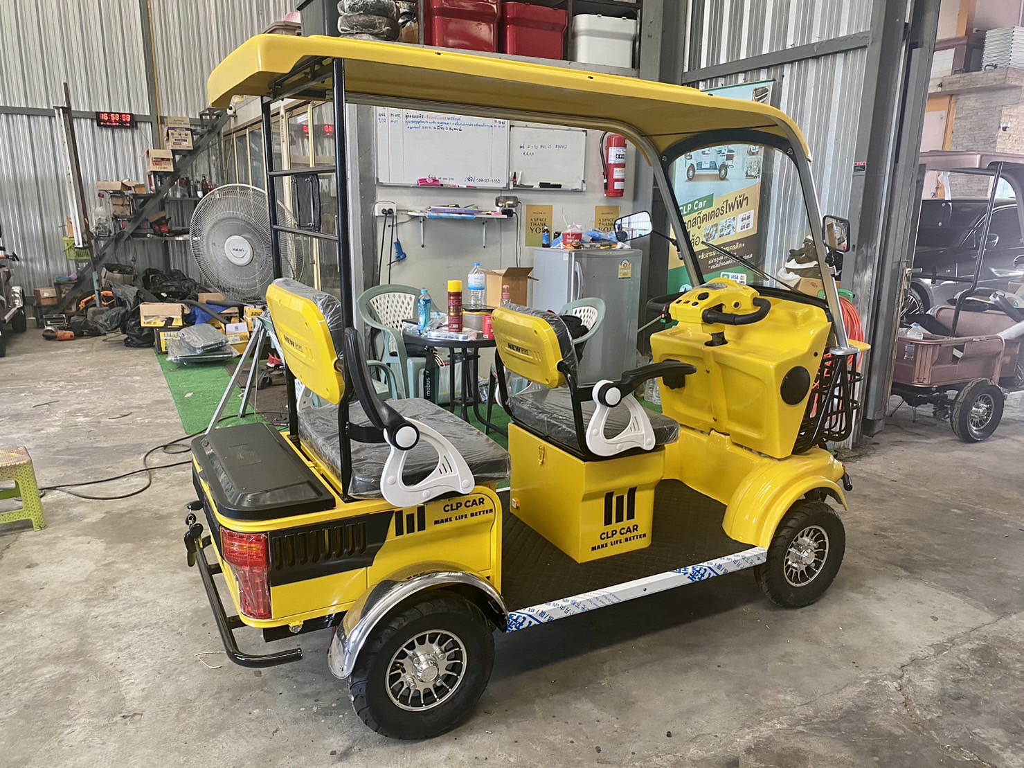 รถไฟฟ้า 4 ล้อ 3 ที่นั่ง รุ่น M-01 ยี่ห้อ CLP CAR สีขาว ขับแฮนด์บิด ขาว