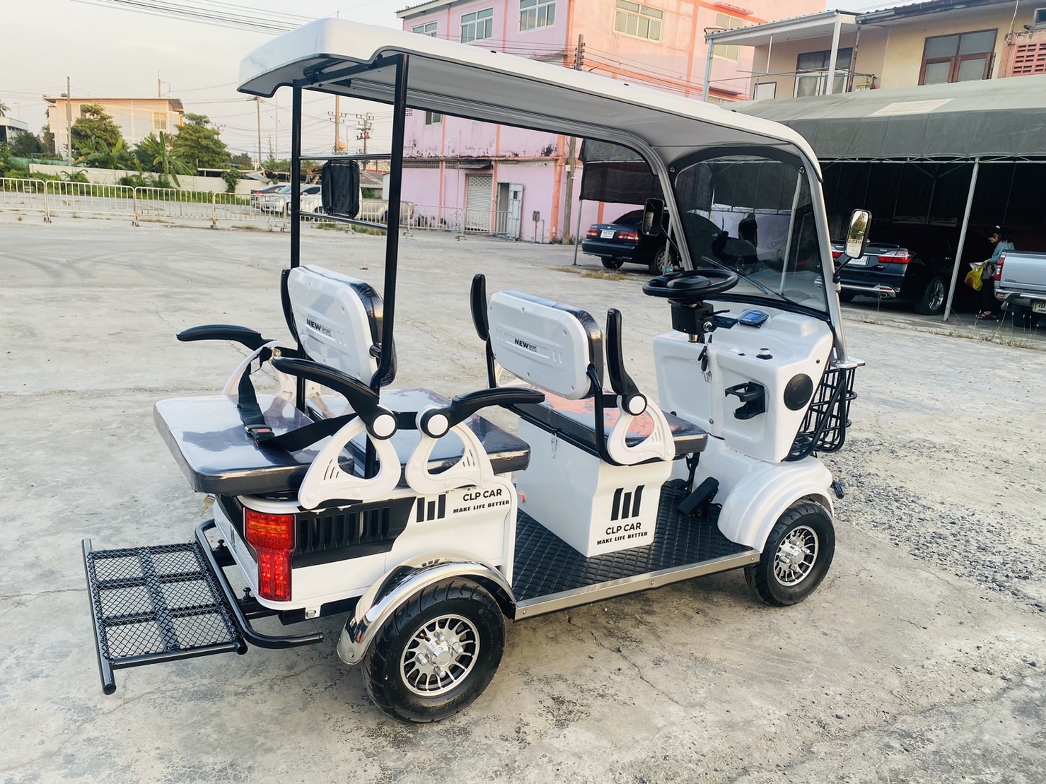 รถกอล์ฟไฟฟ้า 4 ล้อ 6 ที่นั่ง รุ่น M-04T ขับแบบพวงมาลัย