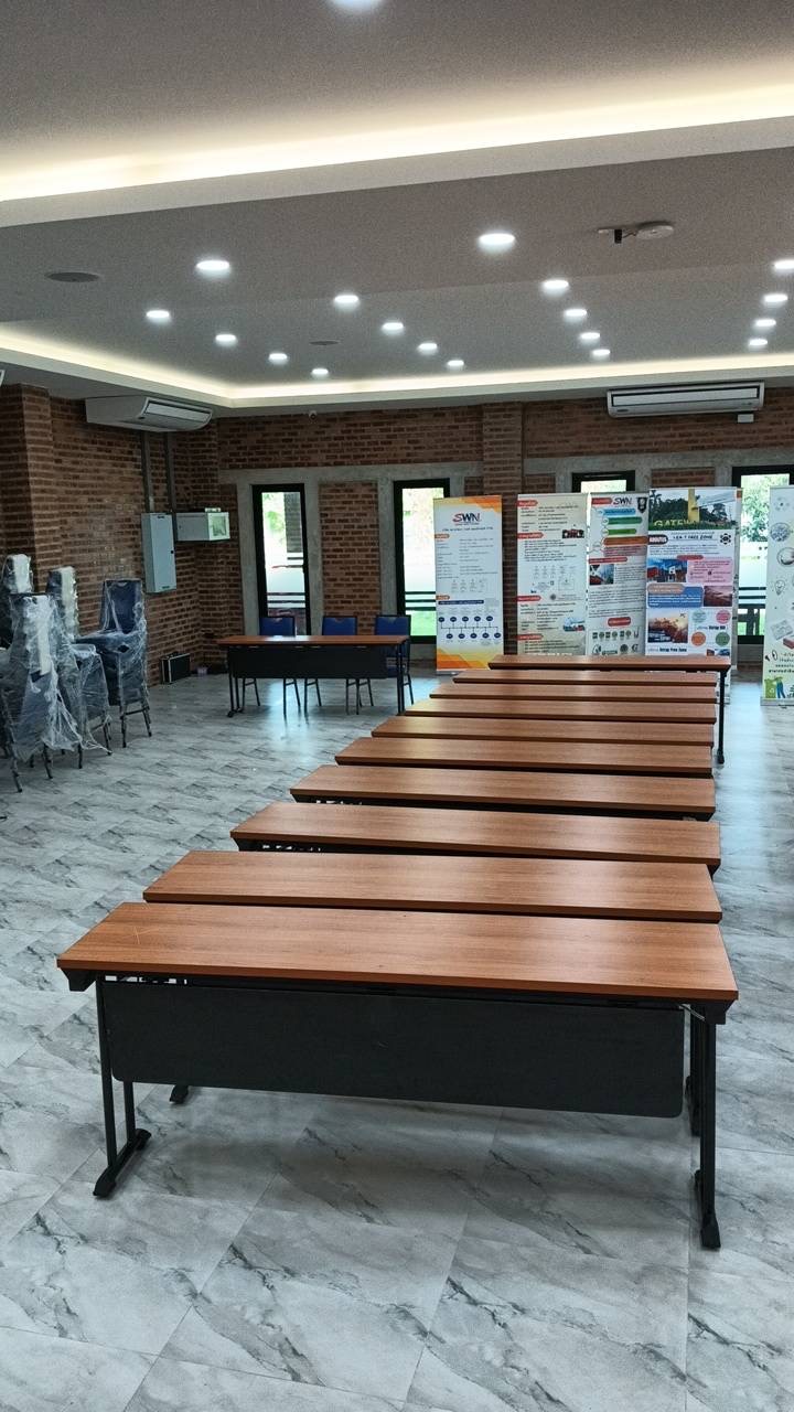 โต๊ะประชุมโต๊ะสี่เหลี่ยม พับขาคู่พร้อมที่บังขา ขนาด กว้าง45xยาว180 cm.สูง 75 ซม.