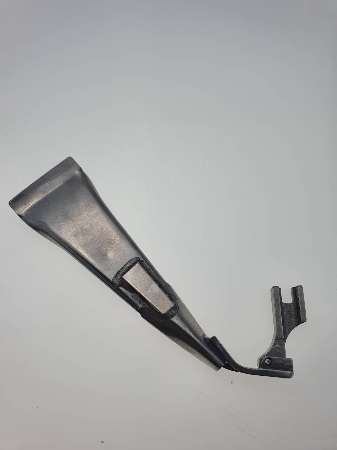 ตีนผีเย็บแถบ และเย็บทำไส้ไก่ สำหรับจักรอุตสาหกรรมเข็มเดี่ยว ใช้งานง่ายเพียงเปลี่ยนตีนผีสามารถใช้งานได้เลย