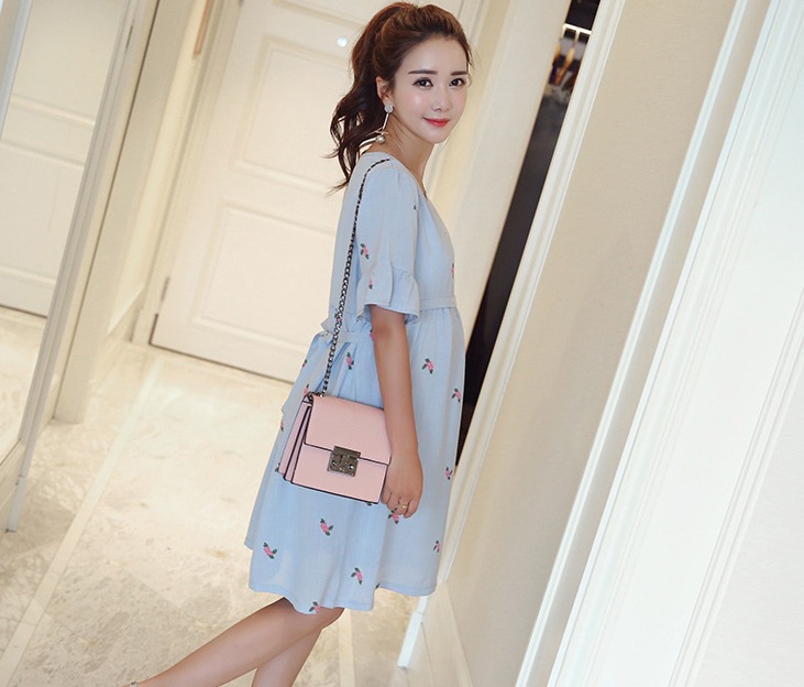 ชุดคลุมท้องเปิดให้นมแฟชั่น ผ้าลินิน แขนระบาย เปิดให้นมแนวนอน มีเชือกผูกหลังน่ารักค่ะ M,L,XL,XXL