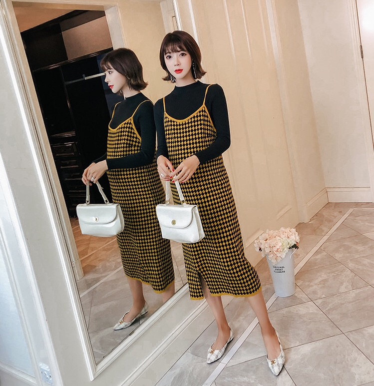 เอี๊ยมกระโปรงคลุมท้องยาว ผ้าไหมพรมยืดตัวนิ่ม มาพร้อมเสื้อแขนยาวใส่น่ารักมากค่ะ