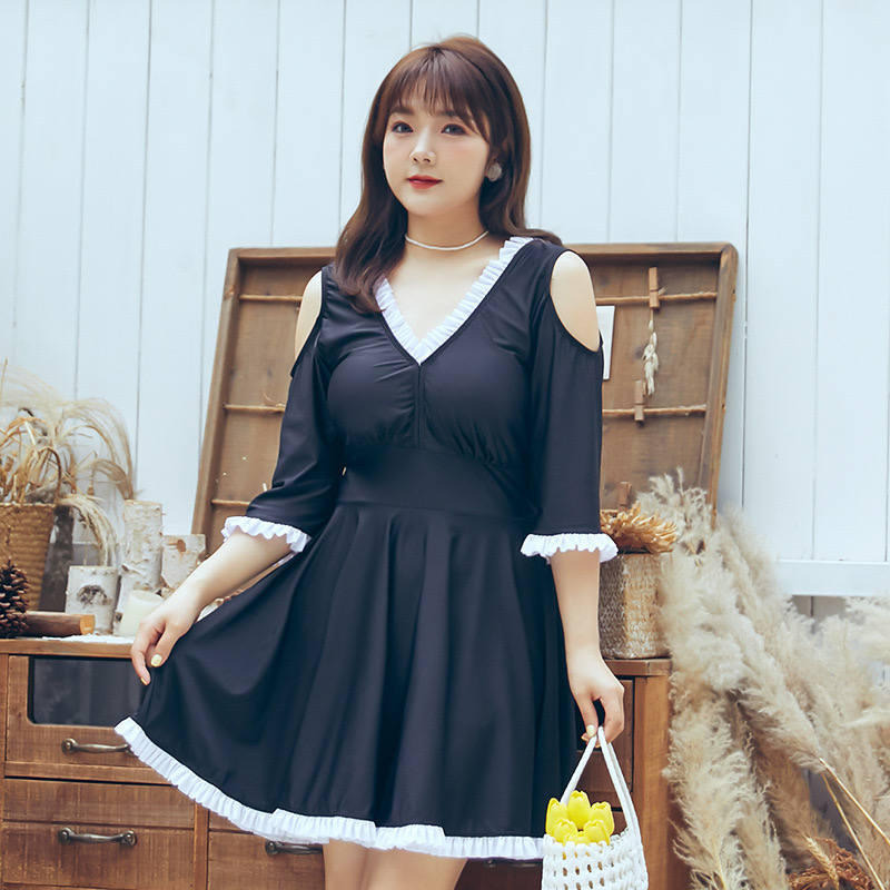 ชุดว่ายน้ำคนอ้วน ชุดเที่ยวทะเล 4xl พร้อมส่ง:ชุดว่ายน้ำไซส์ใหญ่สีดำแต่งระบาย เว้าไหล่ มาพร้อมกางเกงขาสั้น แบบสวยมากๆจ้า : ขนาด - รอบอก 38 - 50 นิ้ว - เอว 32 - 42 นิ้ว - สะโพก 36 - 48 นิ้ว