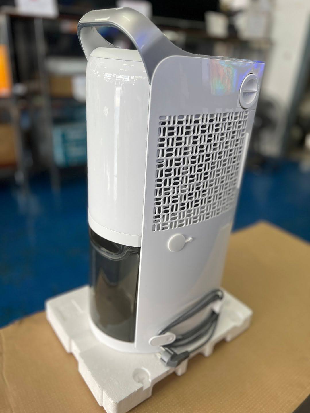 LG เครื่องลดความชื้น LG PuriCare Dehumidifier16 รุ่น MD16GQSA1.ATH ขนาด 16 ลิตร Dual Inverter Compressor