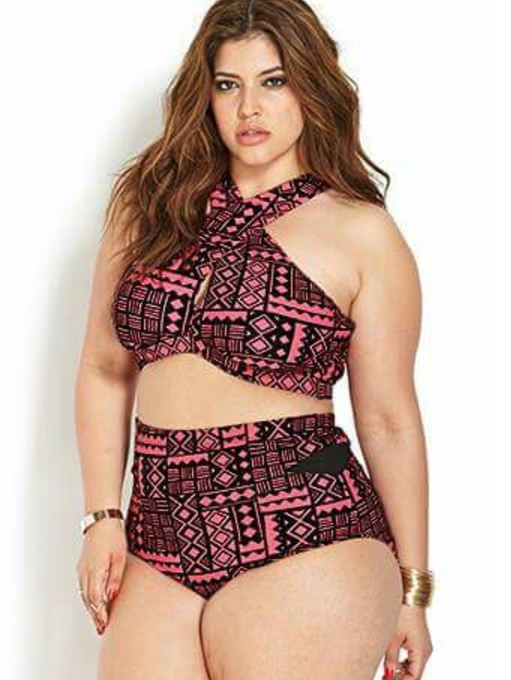 ชุดว่ายน้ำคนอ้วน ทูพีชพร้อมส่ง :ชุดว่ายน้ำไซส์ใหญ่สีชมพูแต่งลายผ้าและสายไขว้แบบเก๋ ผูกหลังสีสันสดใส sexyมากๆจ้า:รอบอก42-52นิ้ว เอว38-48นิ้ว สะโพก42-52นิ้ว