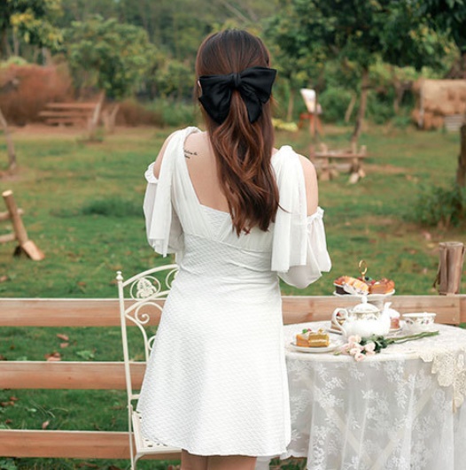 ชุดว่ายน้ำไซส์ใหญ่ 5xl พร้อมส่ง :ชุดว่ายน้ำคนอ้วนชุดเที่ยวทะเลสีขาวถักสายด้านหน้า แขนต่อถอดออกได้มีกางเกงขาสั้นใส่ด้านในแบบสวย sexyมากๆจ้า: ขนาด รอบอก 40 - 48 นิ้ว เอว 38 - 48 นิ้ว สะโพก 42 - 52 นิ้ว