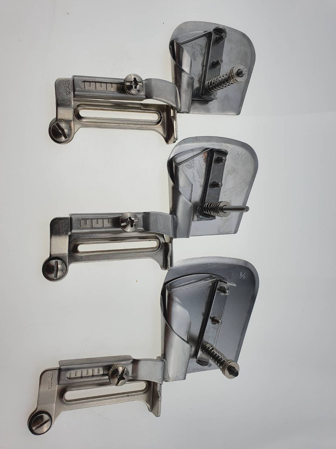 ซองห่อยางสำหรับจักรอุตสาหกรรมเข็มเดี่ยว ซองกุ๊นยาง ใช้สำหรับเย็บขอบยางเพื่อลดขั้นตอนการทำงาน