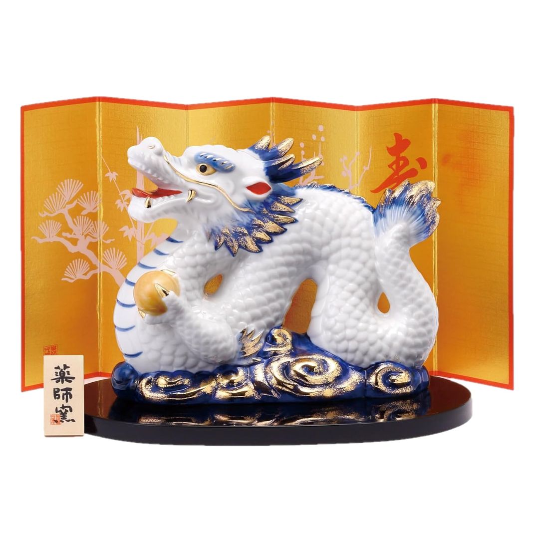 [PRE-ORDER] มังกรขาว ลายสีน้ำเงิน ถือลูกแก้วสีทอง ของมงคลญี่ปุ่น ฮวงจุ้ยโต๊ะทำงาน เสริมโชคลาภ ปีมังกร นำเข้าจากญี่ปุ่น White Dragon